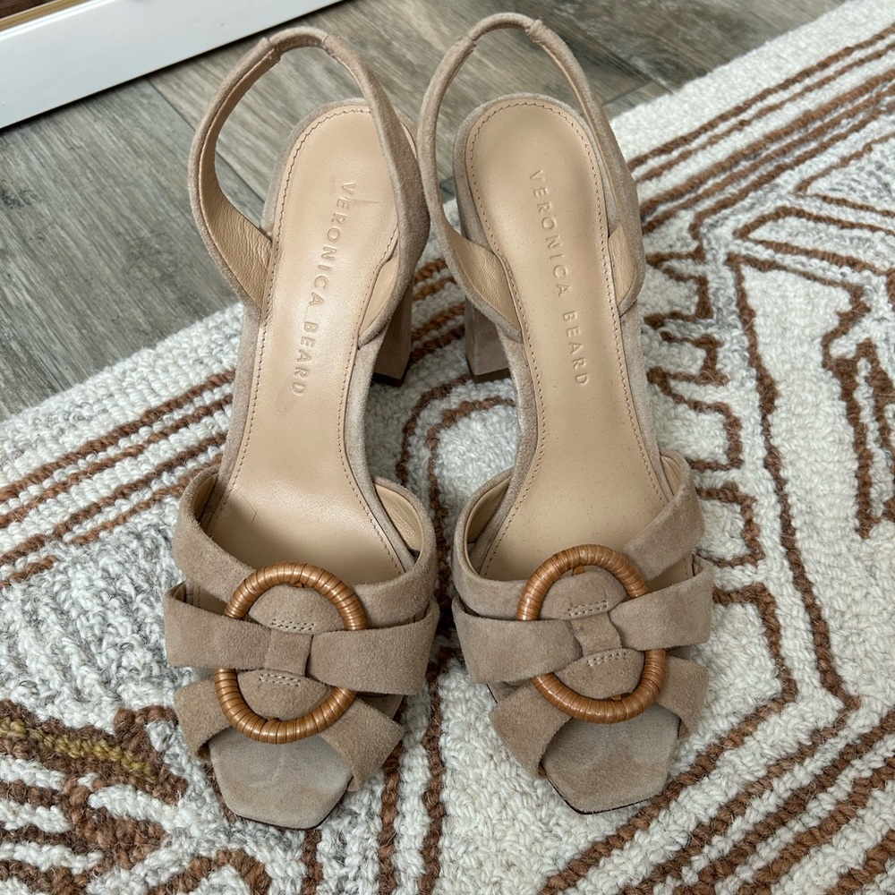 Veronica beard light tan suede chunky heel sandal